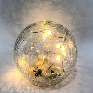 BOLA DECORATIVA DE VIDRO 10CM COM LUZ A 2 PILHA AA