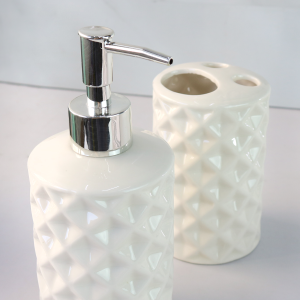 JOGO DE BANHEIRO DE PORCELANA COM 3 PEÇAS 450ML - SXHW5084