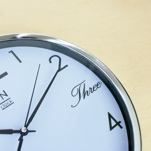 RELOGIO DE PAREDE CONTÍNUO DE PLÁSTICO 25CM - YKLJ15290-BR