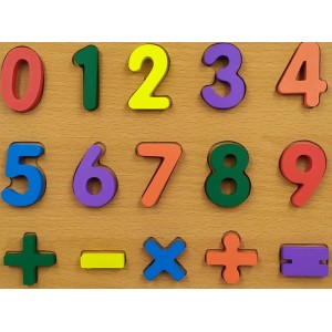 BRINQUEDO DIDÁTICO DE MADEIRA COM PEÇAS COLORIDAS - DMT5730