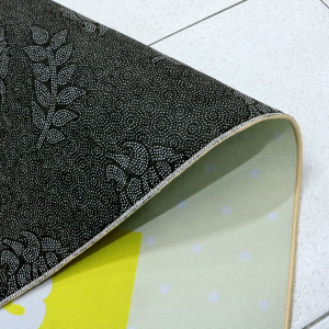 TAPETE PARA ATIVIDADES INFANTIL DE POLIESTER ANTIDERRAPANTE 80X120CM - CZ23749-C