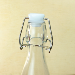 GARRAFA DE VIDRO COM TAMPA HERMÉTICA 500 ML - CA12552