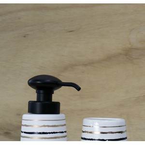 JOGO DE BANHEIRO DE PORCELANA COM 03 PEÇAS ESTAMPA EM LISTRAS - 2476