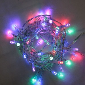 50 LED COLOR FIXO E PISCA A PILHA - 89528