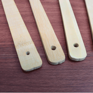 CONJUNTO DE UTENSÍLIOS DE BAMBU COM 2 ESPÁTULAS 01 COLHER 01 GARFO - CX218