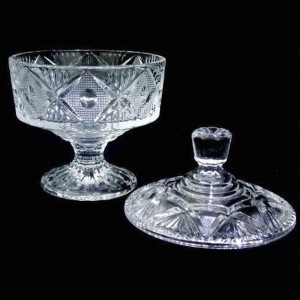 BOMBONIERE DE VIDRO COM PEDESTAL  19X13 CM - UH9905