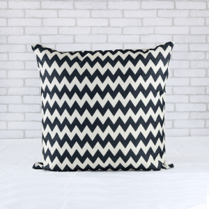 CAPA DE ALMOFADA ESTAMPADA EM POLIESTER COM ZÍPER 43 X 43 CM - JF4501-A