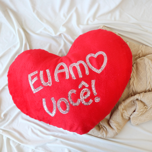 ALMOFADA EM FORMATO DE CORAÇÃO DE POLIESTER COM BRILHO  - 35CM - 31300872