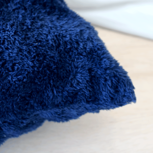 CAPA DE ALMOFADA FELPUDA 100% POLIÉSTER 43X43CM - CAPM33-AZMA