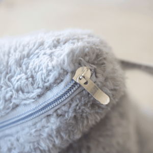 CAPA DE ALMOFADA FELPUDA 100% POLIÉSTER 43X43CM - CAPM33-CZ