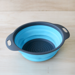 ESCORREDOR RETRÁTIL PARA MASSAS E LEGUMES E FRUTAS DE SILICONE 30CM - NS2598-AZ