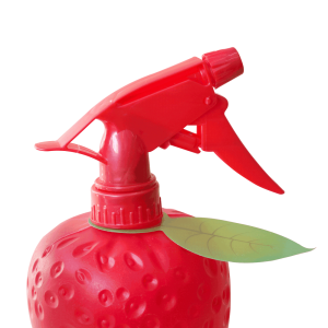 BORRIFADOR DE PLÁSTICO DE 450 ML COM FOLHA EM FORMA DE MORANGO - 95289
