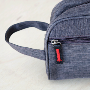 NECESSAIRE DE POLIÉSTER COM ALÇA LATERAL - HN81434-MR