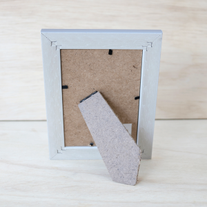 PORTA RETRATO PÉ GRAVATA DE PLASTICO - 10X15CM - SXBC4792