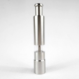 MOEDOR MANUAL DE SAL OU PIMENTA EM INOX 15CM - 3088
