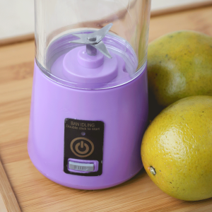 MINI LIQUIDIFICADOR DE PLÁSTICO COM 4 LÂMINAS E CARREGADOR USB 380ML - CA09569-LL