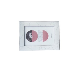 PORTA RETRATO ESTAMPA MARMORIZADA COM PÉ GRAVATA DE MADEIRA 10X15CM- 4125-PTA