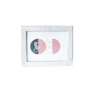 PORTA RETRATO ESTAMPA MARMORIZADA COM PÉ GRAVATA DE MADEIRA 15X20CM- 4126-PTA