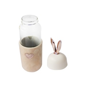 GARRAFA DE VIDRO RABBIT BOTTLE COM CAPA DE VELUDO COM TAMPA E ALÇA - GDR0455-SAL