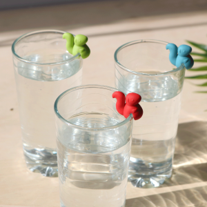 MARCADOR DE COPO COM 6 PEÇAS EM FORMATO DE ESQUILO - UDCP01