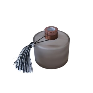 FRASCO DIFUSOR DE VIDRO REDONDO COM PENDENTE DECORATIVO 7CM 180 ML - HD02003-MR