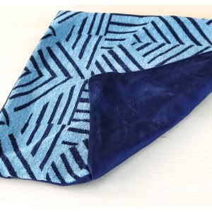 CAPA PARA ALMOFADA 100%POLIESTER COM DETALHES GEOMÉTRICOS  - CAPM77-B