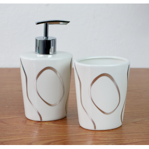 JOGO DE BANHEIRO  DE PORCELANA COM 02 PEÇAS PORTA SABONETE E PORTA ESCOVAS 250 ML -BRCT10371-PTA